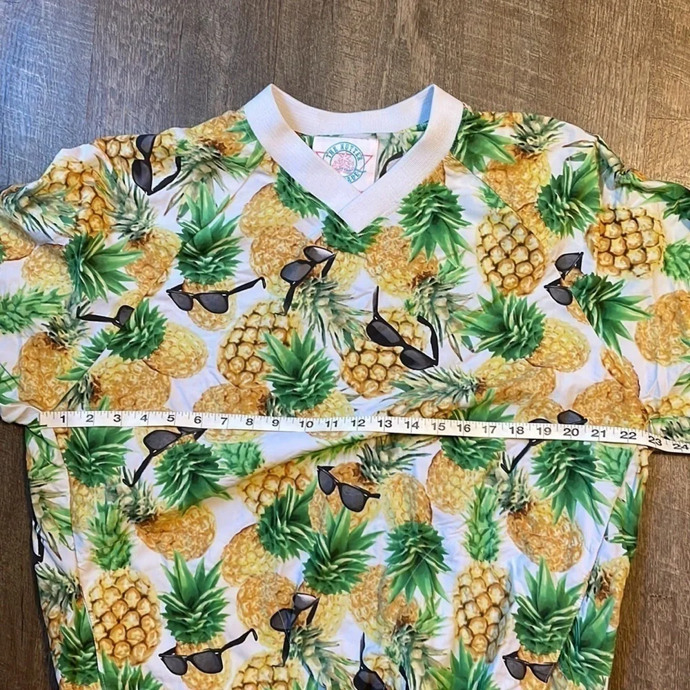Chubbies The Nutter Pineapple Sunglasses Windbreaker Jacket size M